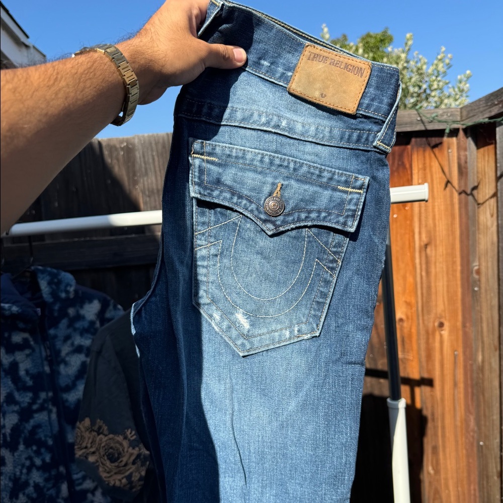 TRUE RELIGION RIPPED JEANS 👖